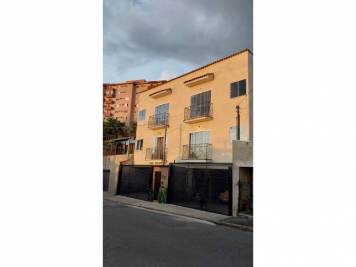 Aluga-se Apartamento no bairro Morro Chic